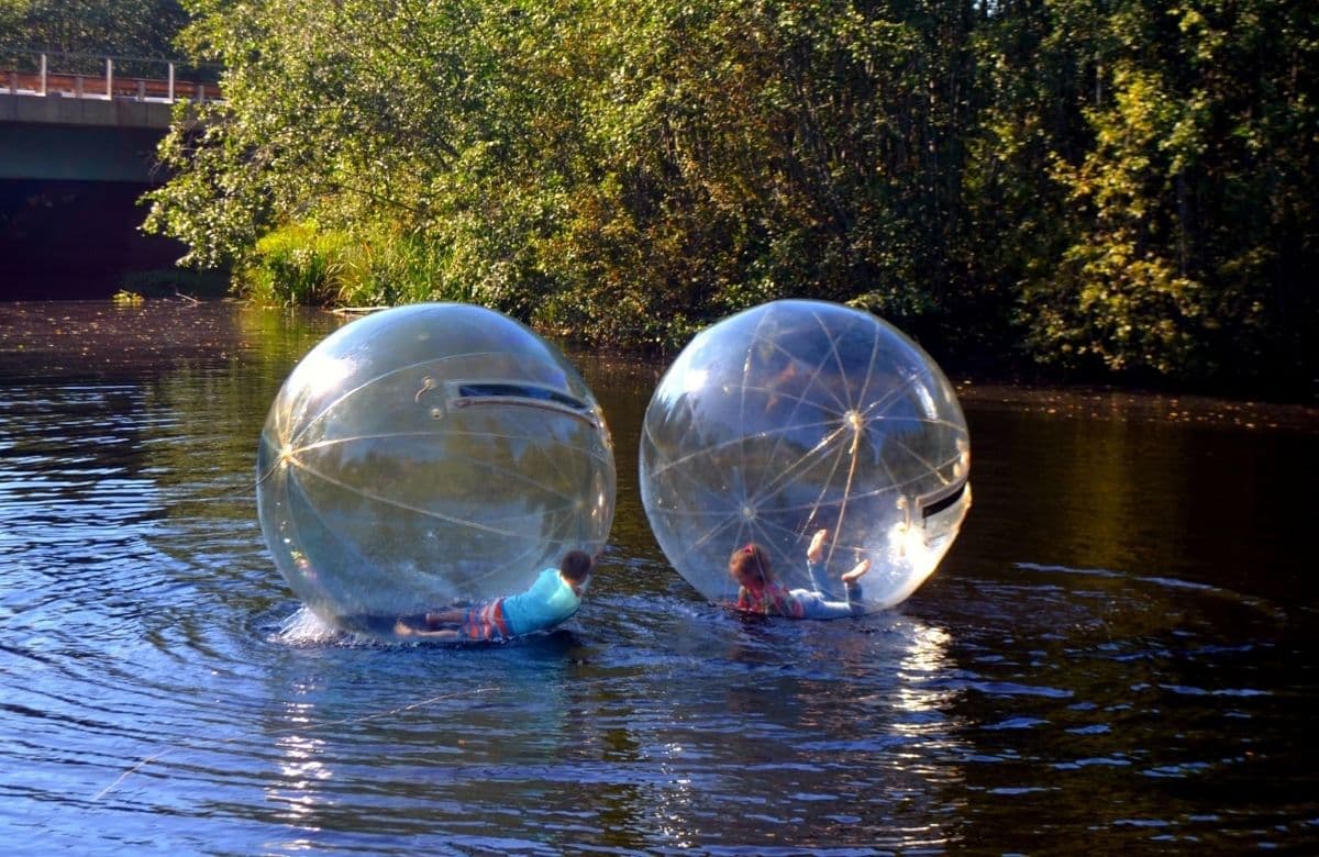 Waterball : des jeux sur l'eau sans être mouillé !