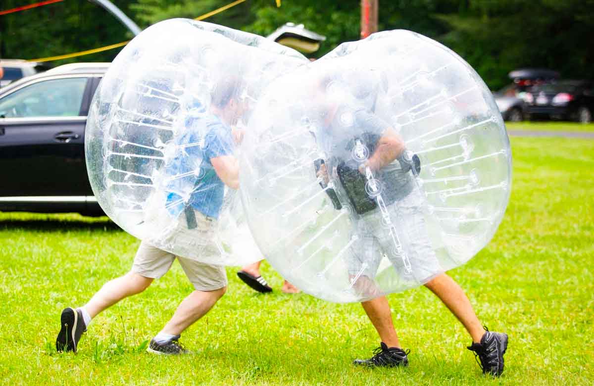 Combat de bulle gonflables : des bumps et des défis musclés !
