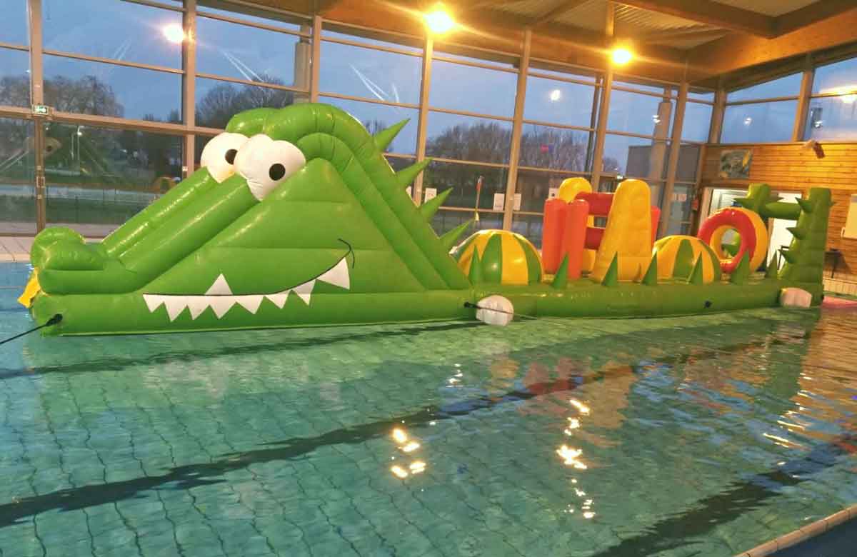 Parcours gonflable aquatique Crocodile : des obstacles gonflables à foison !